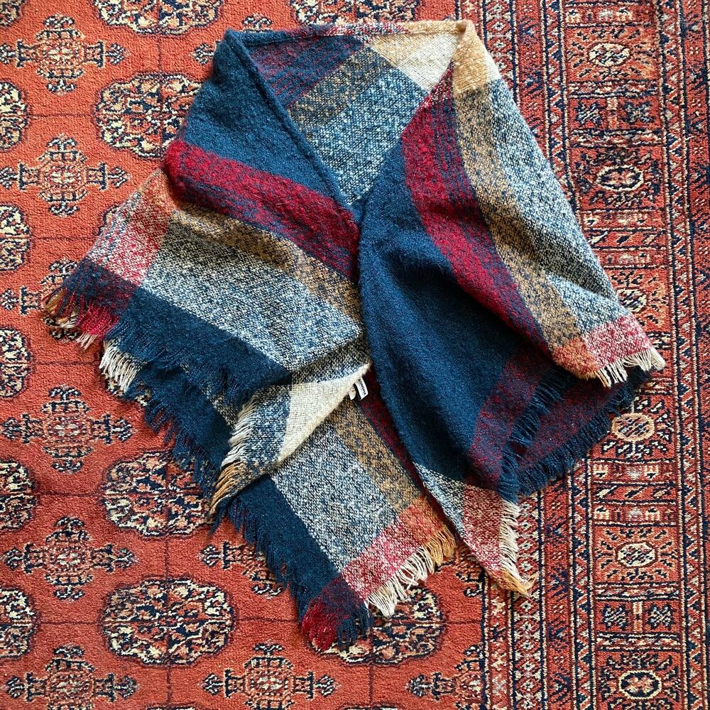 Sonoma Goods For Life Super Soft Fall Colors Plaid Shawl Fringe Edges